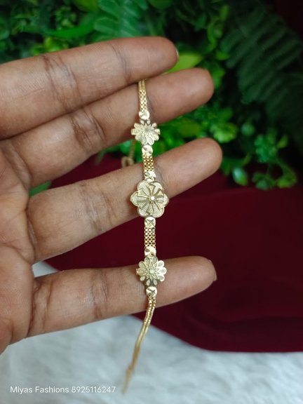 Floral chain bracelet